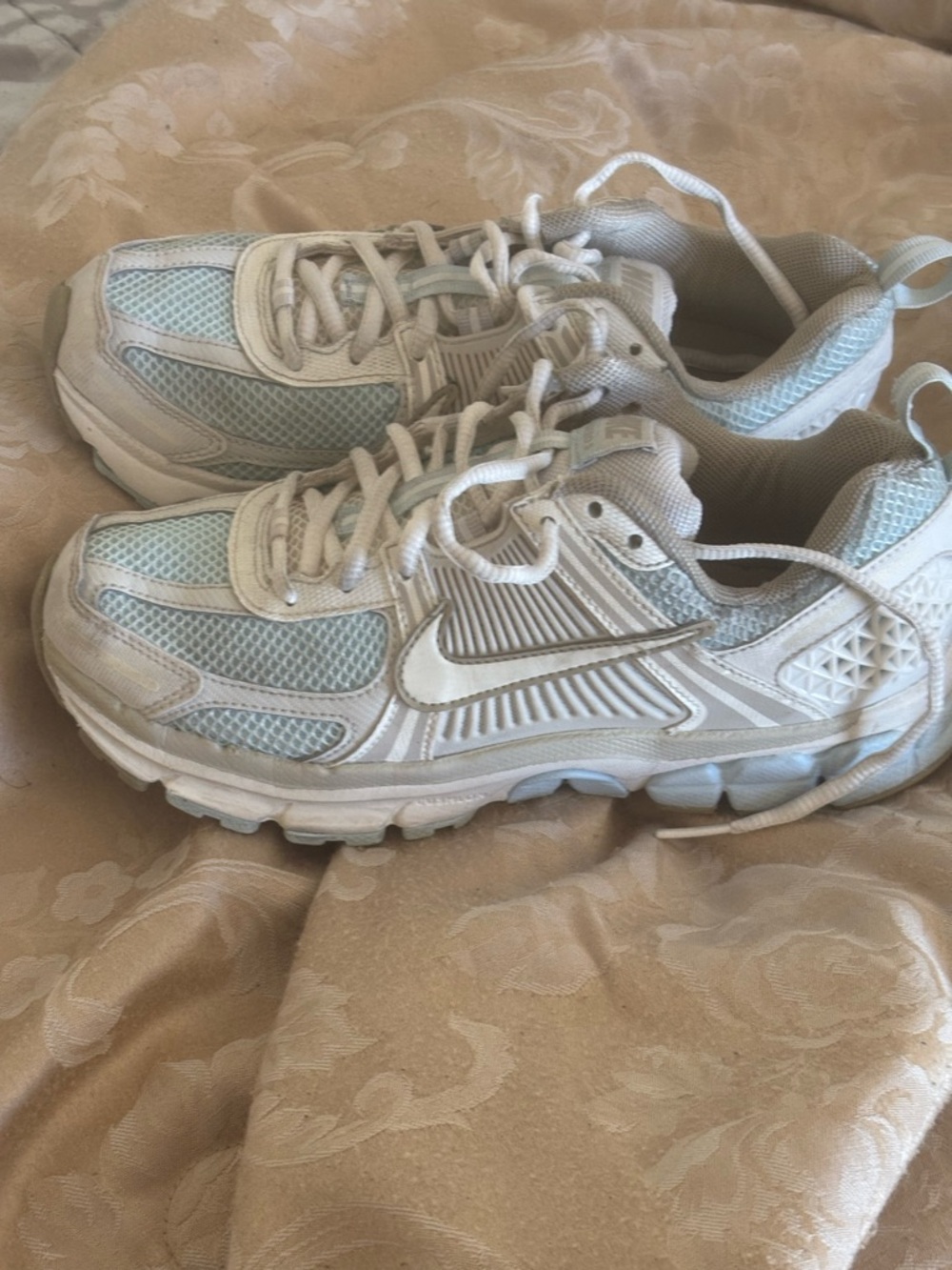 Nike Kids White and Light Blue Sneakers